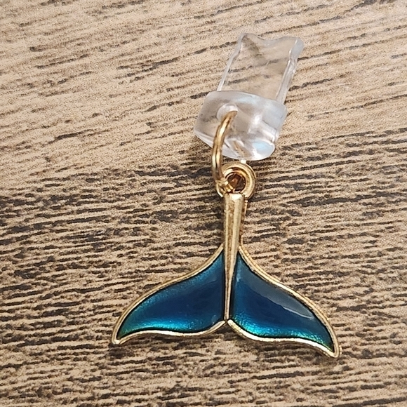 Whale Tail Dust Cap Charm Apple - Picture 1 of 4